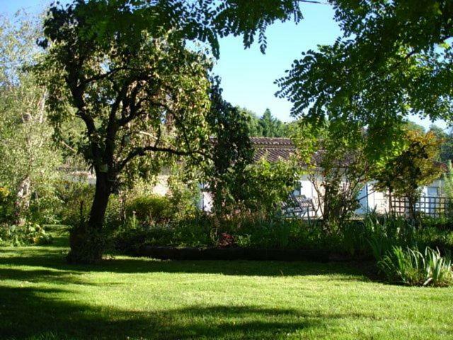 La Petite Provence De Touron Bed & Breakfast Pujols  Exterior photo
