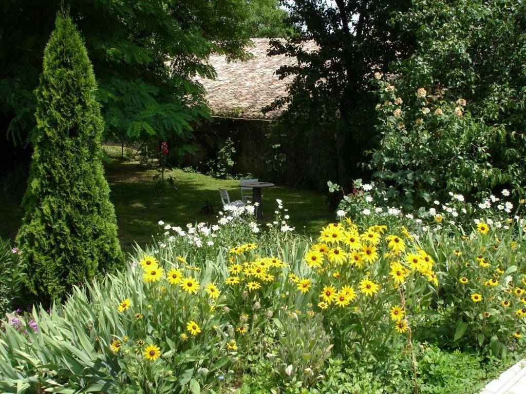 La Petite Provence De Touron Bed & Breakfast Pujols  Exterior photo